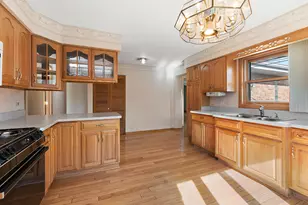 11015 S Natchez Ave, Worth, IL 60482 - Photo 5