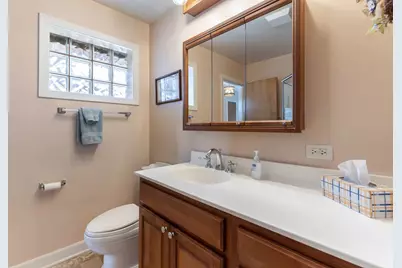 [Address not provided], Skokie, IL 60077 - Photo 17