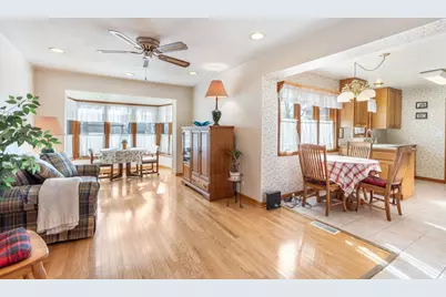 [Address not provided], Skokie, IL 60077 - Photo 7