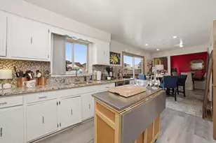 19913 Arroyo Ave, Lynwood, IL 60411 - Photo 15