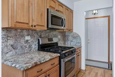 [Address not provided], Downers Grove, IL 60516 - Photo 9