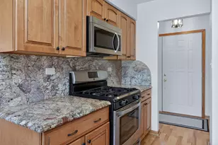 [Address not provided], Downers Grove, IL 60516 - Photo 9