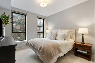 343 W Old Town Ct, Chicago, IL 60610 - Photo 13