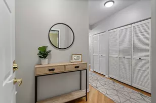 343 W Old Town Ct, Chicago, IL 60610 - Photo 3