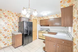 4926 Louise St, Skokie, IL 60077 - Photo 3