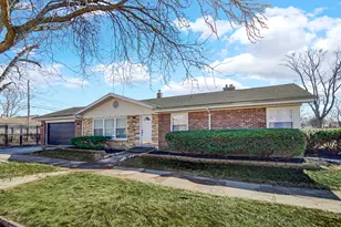 11701 S Campbell Ave, Chicago, IL 60655 - Photo 1