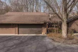 42W470 Red Bud Ct, Saint Charles, IL 60175 - Photo 1
