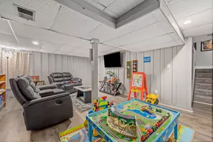 42W470 Red Bud Ct, Saint Charles, IL 60175 - Photo 25