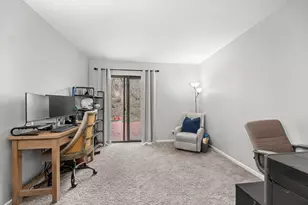 42W470 Red Bud Ct, Saint Charles, IL 60175 - Photo 15