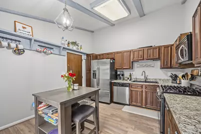 42W470 Red Bud Court, Saint Charles, IL 60175 - Photo 7