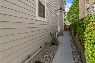 1531 W Granville Ave, Chicago, IL 60660 - Photo 35