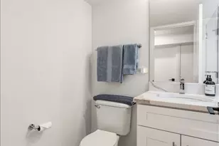 1531 W Granville Ave, Chicago, IL 60660 - Photo 27