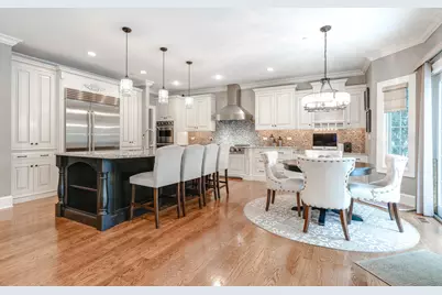 218 Coolidge Place, Libertyville, IL 60048 - Photo 5