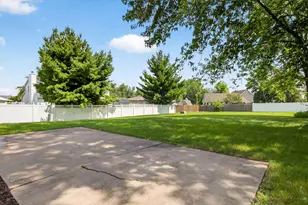 606 Briarwood Ct, Elwood, IL 60421 - Photo 37