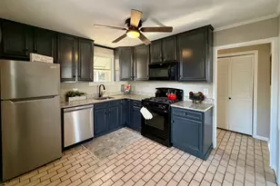 243 Mantua St, Park Forest, IL 60466 - Photo 5