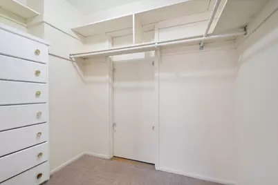 7061 N Kedzie Avenue #613, Chicago, IL 60645 - Photo 15