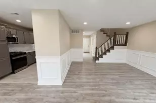 1659 Islandview Ct, Hoffman Estates, IL 60169 - Photo 3