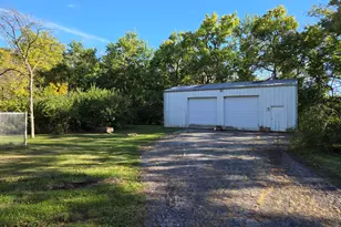 1663 E Rietveld Dr, Crete, IL 60417 - Photo 9