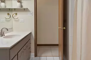 5319 Martha Ln, Oak Forest, IL 60452 - Photo 13