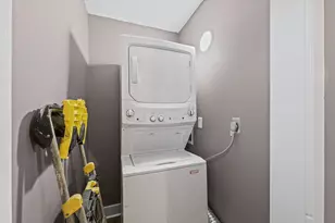 705 N Elm St, Champaign, IL 61820 - Photo 21