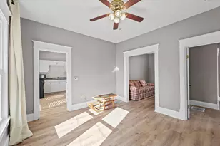 705 N Elm St, Champaign, IL 61820 - Photo 5