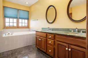 9293 Forest Ridge Dr, Roscoe, IL 61073 - Photo 21