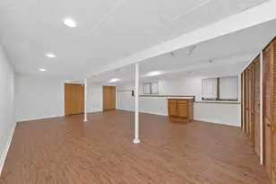 3946 Earlston Rd, Downers Grove, IL 60515 - Photo 21