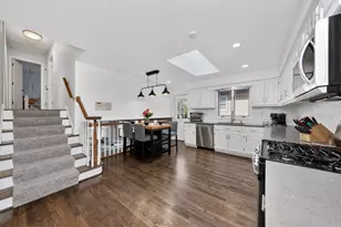 3946 Earlston Rd, Downers Grove, IL 60515 - Photo 7