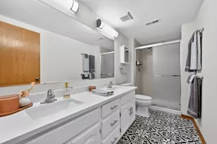 3946 Earlston Rd, Downers Grove, IL 60515 - Photo 19