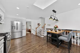 3946 Earlston Rd, Downers Grove, IL 60515 - Photo 9