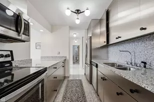 111 E Chestnut St, Chicago, IL 60611 - Photo 7