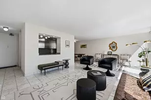 111 E Chestnut St, Chicago, IL 60611 - Photo 3