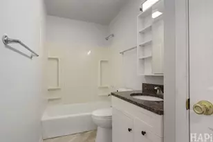 808 Central Park Dr, Round Lake Beach, IL 60073 - Photo 9