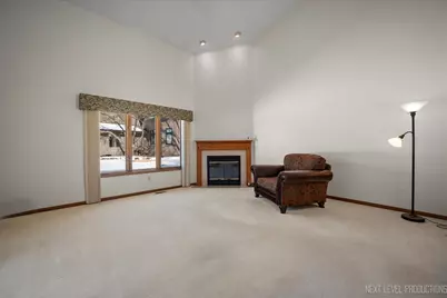 114 Elmtree Court #114, Saint Charles, IL 60174 - Photo 5