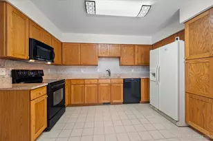 114 Elmtree Ct, Saint Charles, IL 60174 - Photo 13