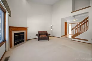 114 Elmtree Ct, Saint Charles, IL 60174 - Photo 9