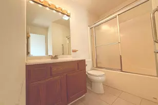 1634 Oak St, Hanover Park, IL 60133 - Photo 9