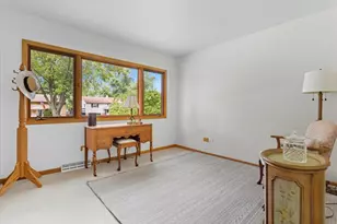 851 Glenview Ave, Mundelein, IL 60060 - Photo 9