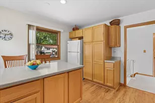 851 Glenview Ave, Mundelein, IL 60060 - Photo 7