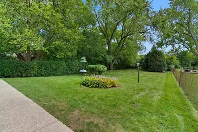 851 Glenview Avenue, Mundelein, IL 60060 - Photo 15