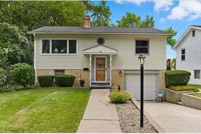 851 Glenview Avenue, Mundelein, IL 60060 - Photo 1