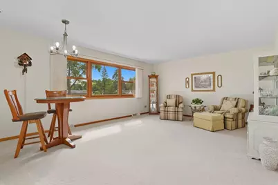 851 Glenview Avenue, Mundelein, IL 60060 - Photo 3