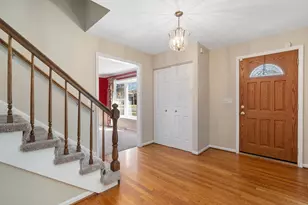 2202 N Williamsburg St, Arlington Heights, IL 60004 - Photo 5