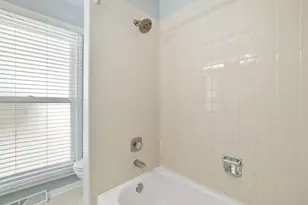 2202 N Williamsburg St, Arlington Heights, IL 60004 - Photo 35