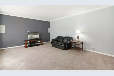 2202 N Williamsburg Street, Arlington Heights, IL 60004 - Photo 7