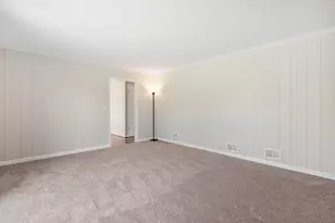 2202 N Williamsburg St, Arlington Heights, IL 60004 - Photo 21