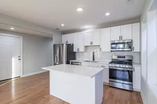 6647 S St Lawrence Ave, Chicago, IL 60637 - Photo 5