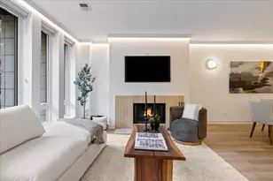 39 E Schiller St, Chicago, IL 60610 - Photo 3