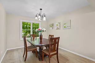 10S241 Wallace Dr, Downers Grove, IL 60516 - Photo 11