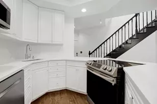 223 W Wisconsin St, Chicago, IL 60614 - Photo 7